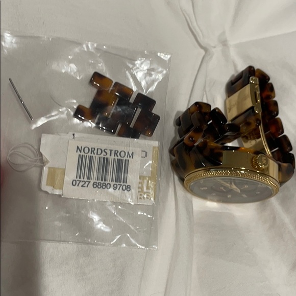 Michael Kors Watch - Picture 9 of 10